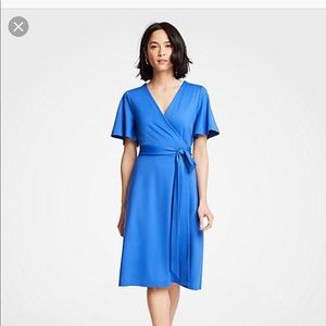 NWOT Ann Taylor sky blue flutter sleeve wrap 00p